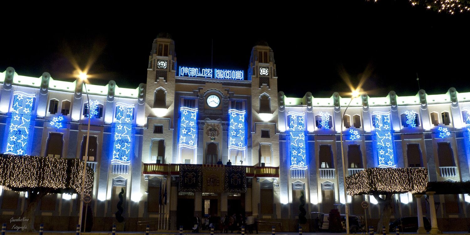 Palacio de la Asamblea iluminado de noche