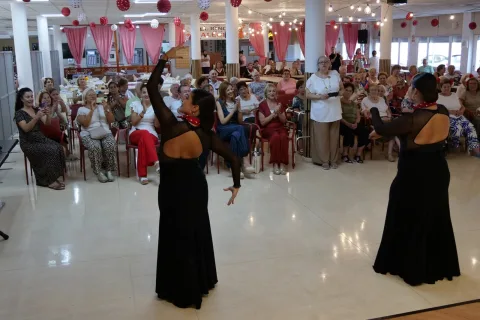 Imagen de la noticia: El Centro Social de Mayores cierra su semana de Feria con un ballet