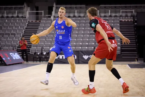 Imagen de la noticia: El Melilla Ciudad del Deporte cae 95-68 ante el Coviran Granada en pretemporada