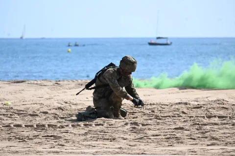 Imagen de la noticia: Melilla celebra sus 529 años de españolidad con una exhibición militar en Los Cárabos