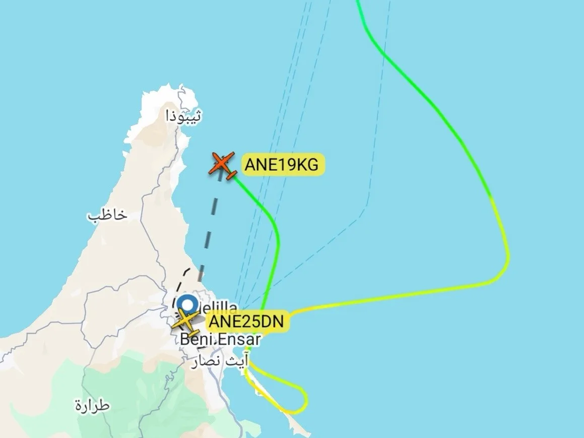 Mapa de Flightradar24 con el recorrido del vuelo IB2292 de Madrid, que da la vuelta sobre Melilla sin poder aterrizar