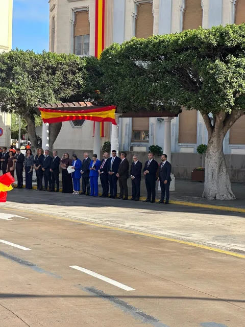 Espera en la plaza