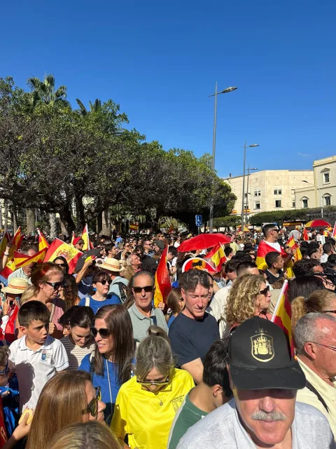 Espera en la plaza