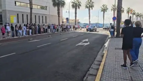 Llegada de los reyes a la Plaza España de Melilla