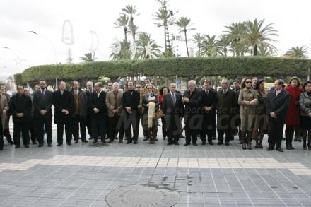 Melilla se concentra y guarda un minuto de silencio como repulsa al atentado de ETA.