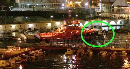 El remolcador del puerto tuvo un accidente y colisionó contra varias embarcaciones