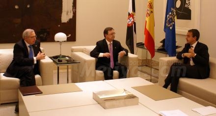 Los presidentes de Melilla y Ceuta, Imbroda y Vivas, se han reunido con el presidente del...