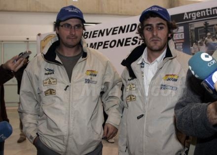 Juan Miguel Fidel y Javier Ventaja llegaron esta mañana al aeropuerto de Melilla y fueron...