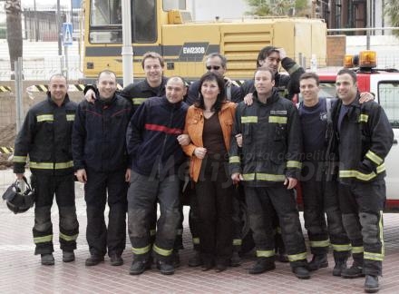 Los Bomberos celebran su patrón con una competición, y después posan para MeliYa.com :).