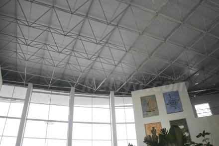 La estación marítima tiene un nuevo techo, temporal, hasta que se construya el nuevo techo...