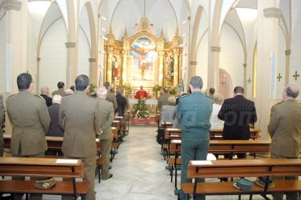 La iglesia Castrense de Melilla ha acogido un año más la misa organizada por la Real Herma...