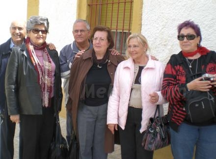 Socios de la Casa de Melilla en Almería por las calles de Carboneras..
