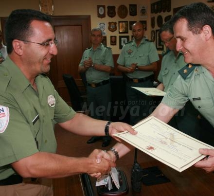 El teniente oronel de la 232 Comandancia de la Guardia Civil reconoce la labor de los vigi...
