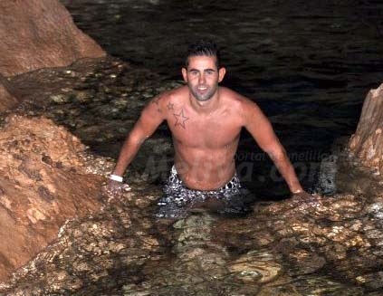 No, no es el monstruo del lago; es Javi González Berenguer pasándolo de miedo en Cancún