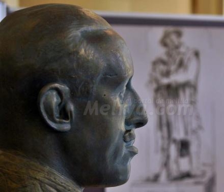 Se cumplen 100 años del naccimiento del escultor melillense, Juan López, y 'Trainspotting'...