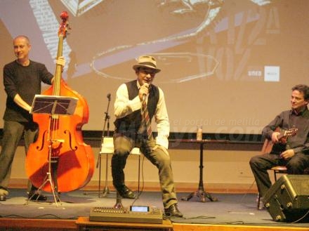 De Tony Zenet se sabía casi todo; le gusta el flameno, el jazz y las mezclas pero había qu...