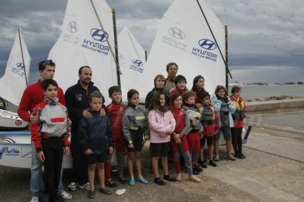 La flota de Óptimist de Melilla ha sido presentada esta tarde, estos jóvenes navegantes so...