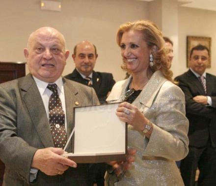 ACOME ha rendido homenaje a los comerciantes veteranos de Melilla, entre ellos a don Anton...
