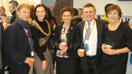 Melillenses ilustres visitando el stand de Melilla en Fitur..