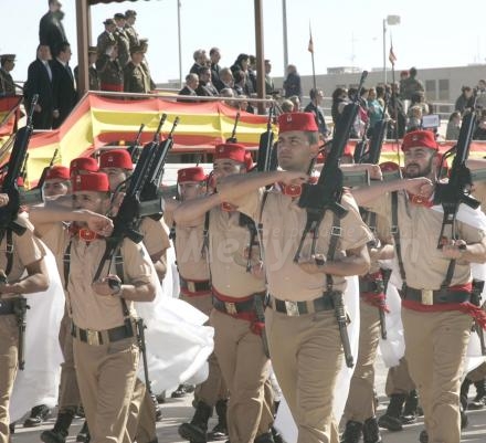 La guarnición melillense ha rendido un brillante homenaje al general de Brigada, Federico...