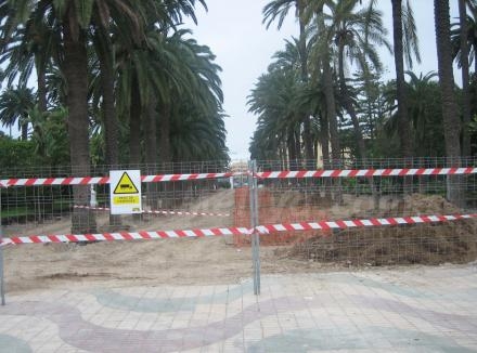 Pues va a ser que no, que por el Parque Hernández no pasa Jesús a lomos de rucio