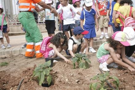 Los escolares melillense asumen su compromiso con el medio ambiente marchándose al Parque...