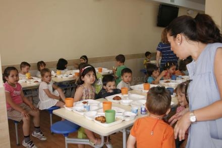 Los pequeños del Colegio Enrique Soler se lo pasan de maravilla con sus profesores conocie...