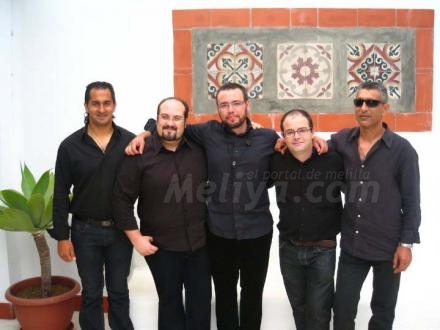 Son la gran familia de Melijazz, un grupo que se dedica a ofrecer la mejor música y el mej...
