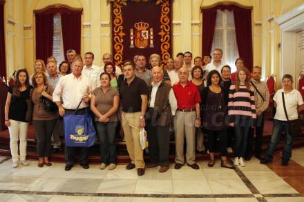 Los representantes de Toysur visitaron Melilla para presentar su catálogo