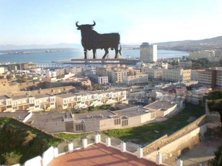 'Toro de Osborne en Melilla' es una plataforma que ya se permite realizar montajes de la m...