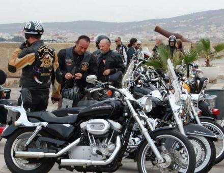 Han estado conviviendo con el Chapter de Melilla de Harley Davidson; llegaron de Málaga, G...