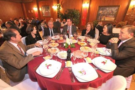 Así de concurrida estuvo la cena del XXXIII aniversario de la Asociación de Vecinos Conviv...