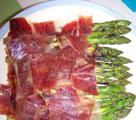 El Aguilera nos recomienda esta tapa de jamón esparragao o de espárragos jamoneros- Dice F...