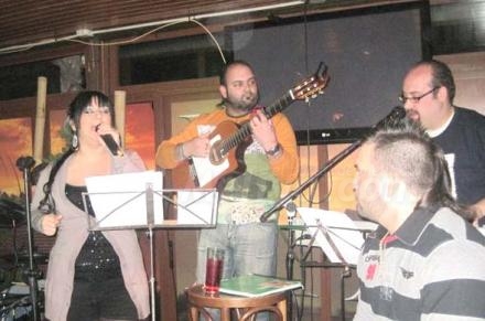 Sí, porque Chamo, Esther, el Cerrato y compañía van 'Dando el Cante' casi a diario en los...