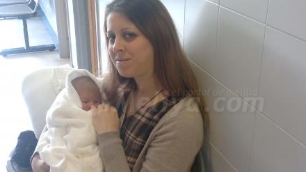 Nuestra amiga y compañera Carmen Gaona ya es mamá de esta preciosa Lucía que pesó casi 3 k...