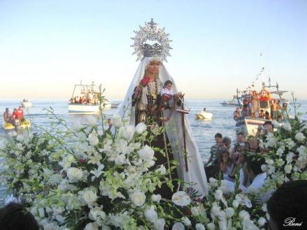 Los actos en honor a la Virgen del Carmen finalizan esta tarde con la ofrenda floral en la...