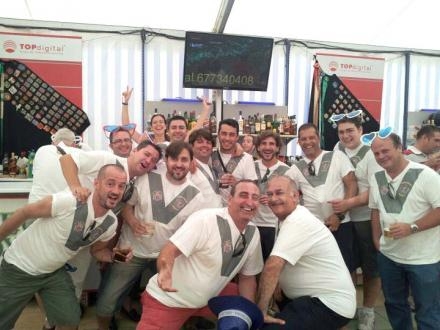 Son los tunos de Empresariales de Melilla, en su comida de Feria