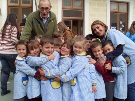 Profesores y alumnos de La Salle hacen una llamada a la amistad, la tolerancia y la conviv...