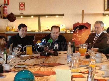 Guillermo Merino es el autor del cartel de Semana Santa de La Soledad 2012, presentado en...