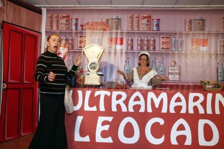 Los veteranos del Centro Social de Mayores vuelven a subir al escenario para rendir homena...