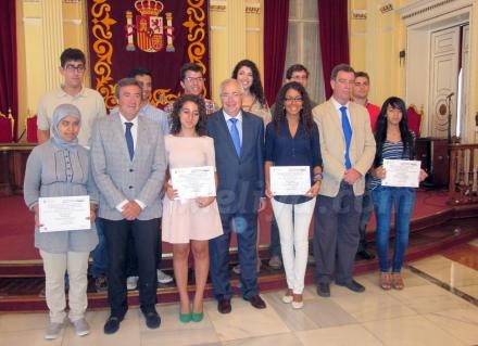 La Ciudad ha entregado hoy los premios a las mejores notas de las PAU 2012