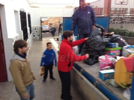 La Tuna de Melilla entregó los juguetes recogidos en su campaña solidaria