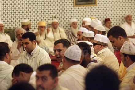 Cientos de musulmanes peregrinan a Melilla donde piden por la paz mundial, en la mezquita...