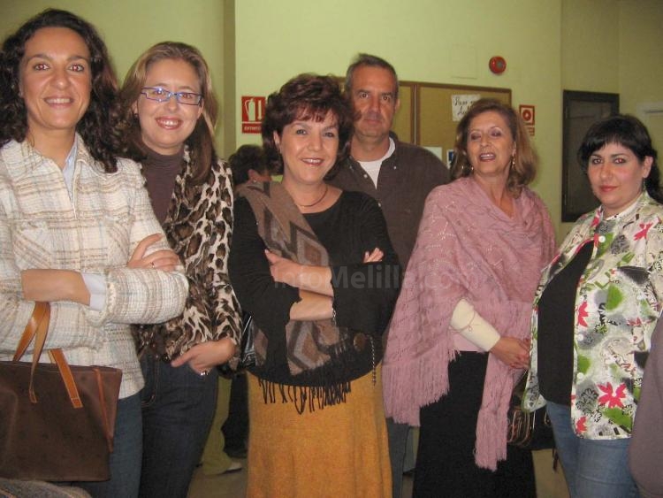 Miguel García junto a su Belén