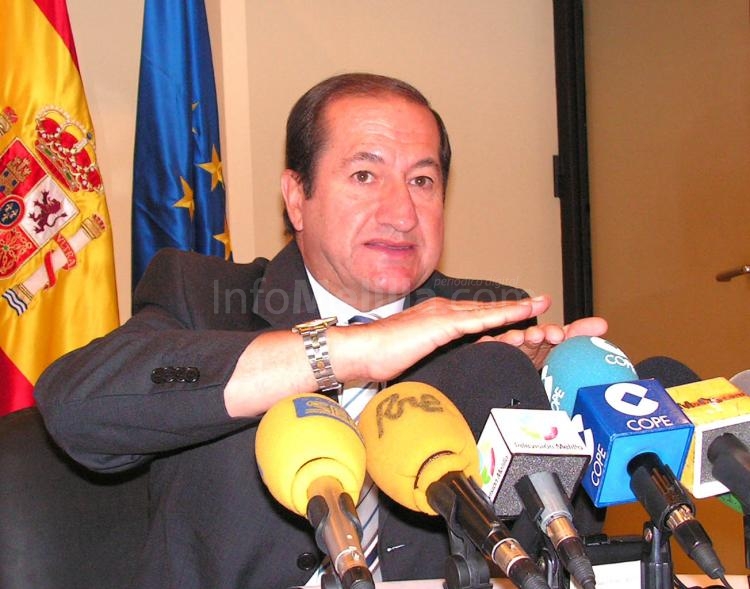 Rafael Marín explicando la actuación que se llevará a cabo