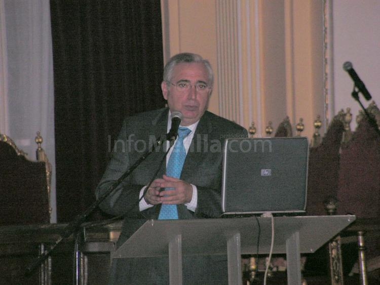 Juan José Imbroda ha manifestado su apoyo a la Autoridad Portuaria