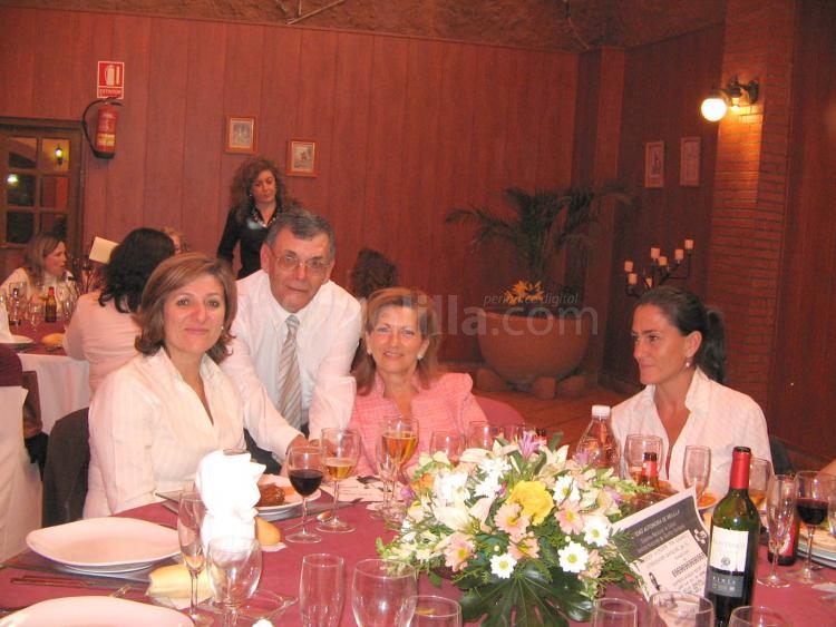 Con sus amigas del Imserso