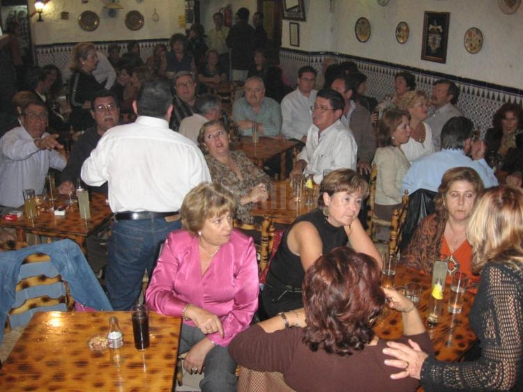 Lleno a reventar en Los Cabales
