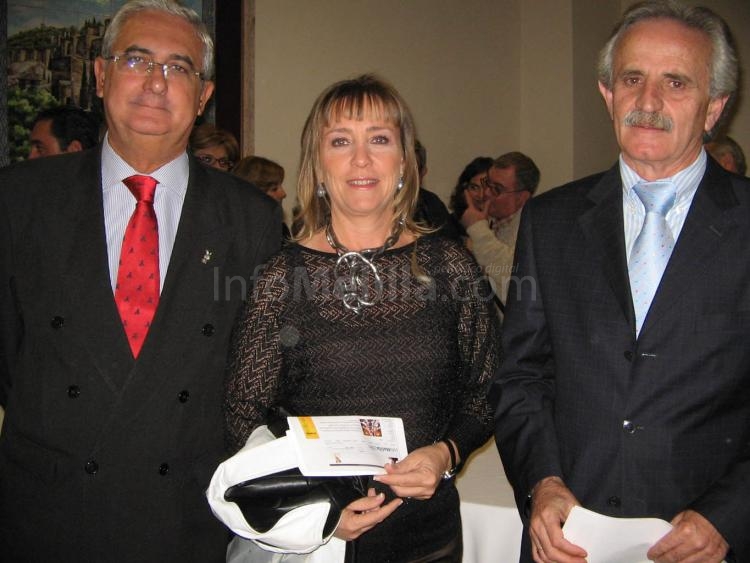 Antonio Gutiérrez con el matrimonio Fernández Chacón