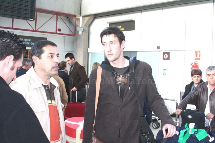 Sergio Sánchez en el aeropuerto